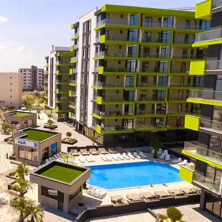 Breeze Large Family - Pool & Langa Plaja Apartament