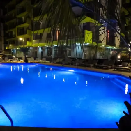Breeze Large Family - Pool & Langa Plaja