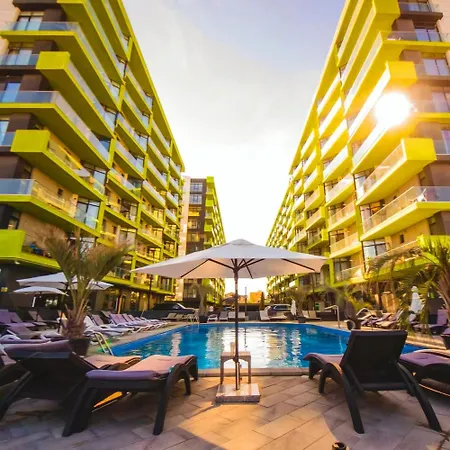 Breeze Large Family - Pool & Langa Plaja