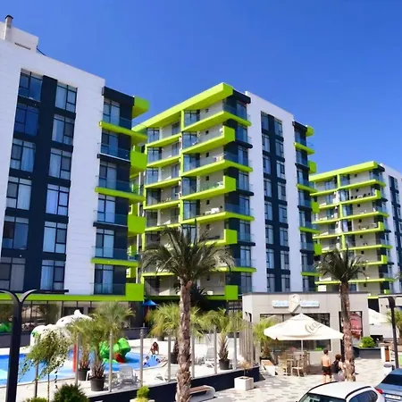 Breeze Large Family - Pool & Langa Plaja