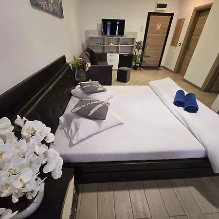Breeze Large Family - Pool & Langa Plaja Apartament